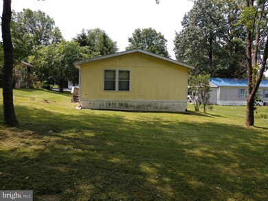 1525 Palm Springs Dr, Chambersburg, PA 17202 - photo 7