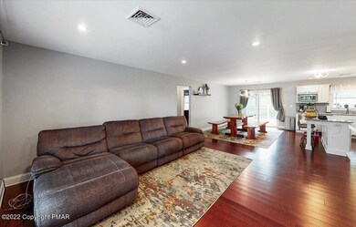 2030 Chipperfield Dr, Stroudsburg, PA 18360 - photo 6