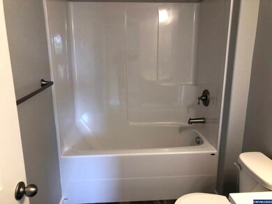 1943 14th Ave SW, Albany, OR 97321 - photo 2