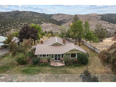 19369 E Highway 26, Mitchell, OR 97750 - photo 4