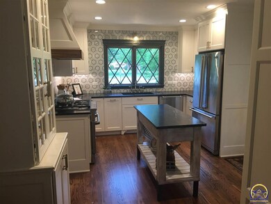 1551 SW Westover Rd, Topeka, KS 66604 - photo 6