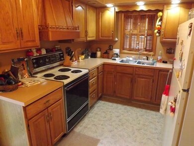 332 W Angle Ave, Logan, OH 43138 - photo 5