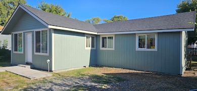 2136 Radcliffe Ave, Klamath Falls, OR 97601 - photo 3