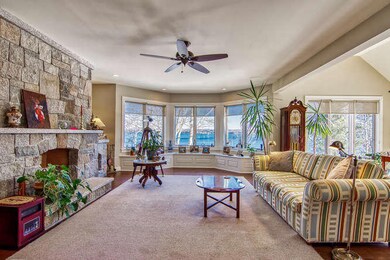 31 Florian Benson Way Blue-small-056-059
