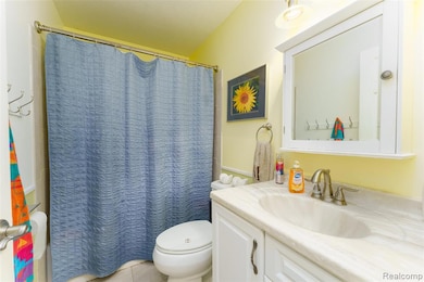 680 S 680 S Hacker Rd, Genoa Township, MI 48114 - photo 7