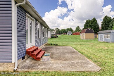 658 Helmwood Cir, Mount Washington, KY 40047 - photo 3