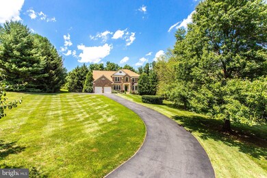 10802 Piney Pond Dr, Great Falls, VA 22066 - photo 5