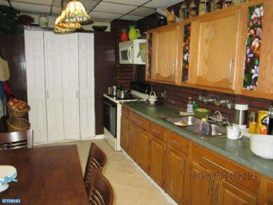 526 Moss St, Reading, PA 19604 - photo 6