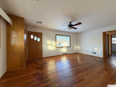 1208 6th St, Fairbury, NE 68352 - photo 5