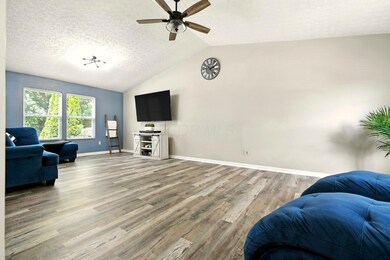 400 Oak Breeze Dr, Columbus, OH 43207 - photo 4