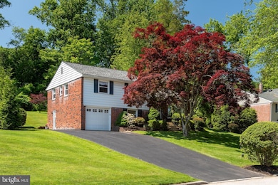 592 Bob White Rd, Wayne, PA 19087 - photo 2