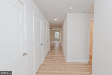 318 Vicksburg Ct, Martinsburg, WV 25404 - photo 6