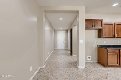 4-428827140-08 Foyer