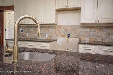 715 Jefferson Ave, Jermyn, PA 18433 - photo 5