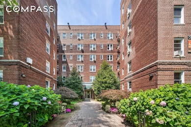 280 Ocean Pkwy unit 1S, Brooklyn, NY 11218 - photo 5