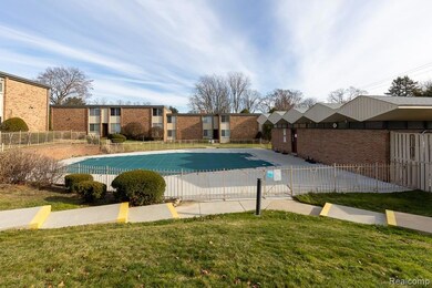 4047 W Maple Rd unit B204, Bloomfield Hills, MI 48301 - photo 3