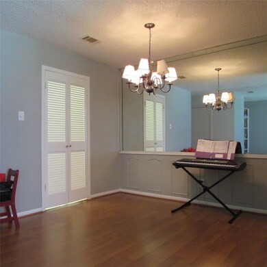 1318 Country Place Dr, Houston, TX 77079 - photo 7