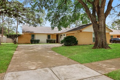 8122 Clover Gardens Dr, Houston, TX 77095 - photo 4
