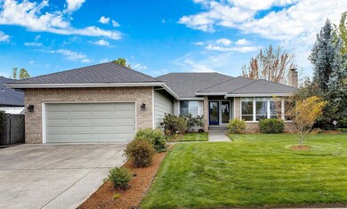 2400 Meadow Creek Dr, Medford, OR 97504 - photo 2