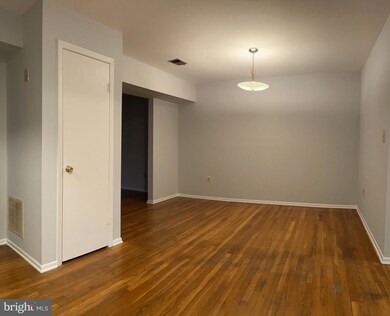 1012 Silver Ct, Hamilton Square, NJ 08690 - photo 3
