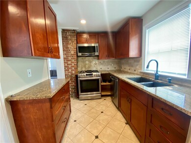 30 Gould St unit 2, Newport, RI 02840 - photo 2