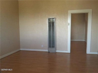 2201 Tremont Ave unit B, El Paso, TX 79930 - photo 2