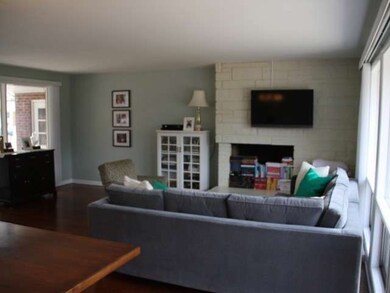 190 S Linden Ave, Elmhurst, IL 60126 - photo 2