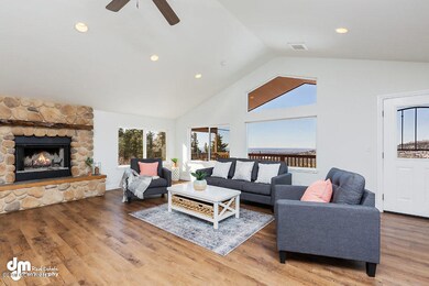 Living Room 20190427-DW-48174-SMALL