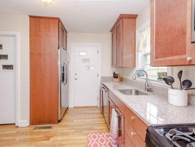 12 Hartlawn Rd, West Roxbury, MA 02132 - photo 5