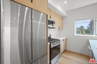 4525 W 17th St unit 1/2, Los Angeles, CA 90019 - photo 7