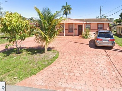 2631 Nassau Dr, Miramar, FL 33023 - photo 2