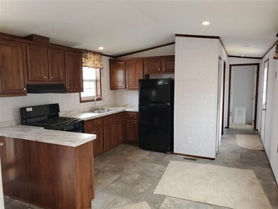 75 S Policy St unit 5, Salem, NH 03079 - photo 2