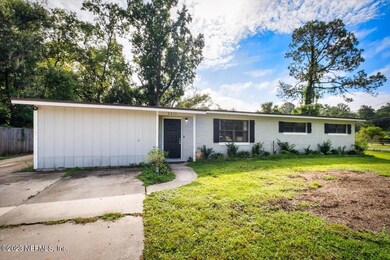 2211 Hugh Edwards Dr, Jacksonville, FL 32210 - photo 6