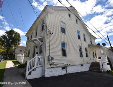 15 W 2nd St, Jim Thorpe, PA 18229 - photo 2