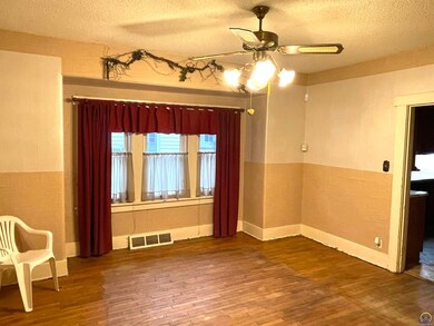 628 SW Oakley Ave, Topeka, KS 66606 - photo 2
