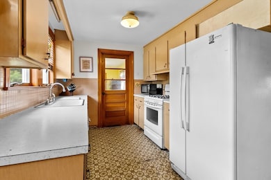 26 E Dexter Ave, Woburn, MA 01801 - photo 6