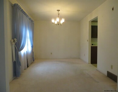 50 Cloverfield Dr, Albany, NY 12211 - photo 4