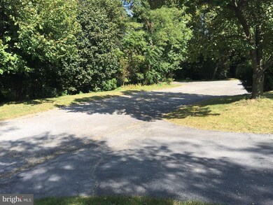 1126 N Franklin St, Chambersburg, PA 17201 - photo 6