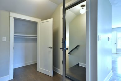 296 N Maple Ave unit 3, Elmhurst, IL 60126 - photo 2