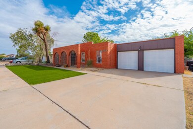 14849 Holden Cir, Horizon City, TX 79928 - photo 3