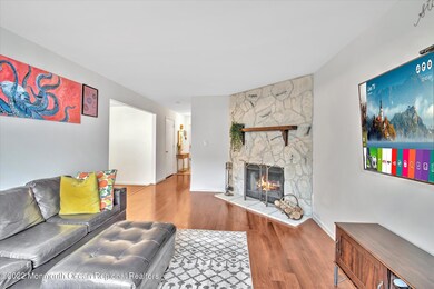 08-LIVING ROOM