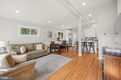 404 Lyndhurst Dr, Broomall, PA 19008 - photo 2