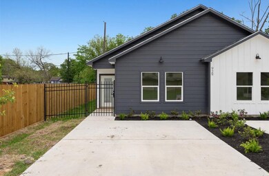 929 Marjorie St unit B, Houston, TX 77088 - photo 4