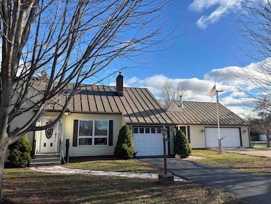 13 Laroe St, Swanton, VT 05488 - photo 2