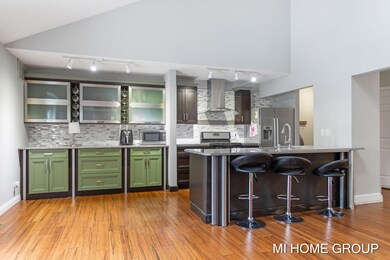 3-web-or-mls-300 Farington Blvd 43, Holl