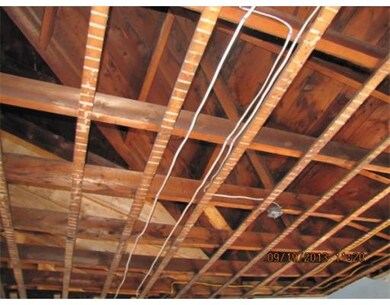 9 Freeland St, Worcester, MA 01603 - photo 5