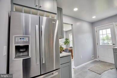 9612 Conmar Rd, Middle River, MD 21220 - photo 5