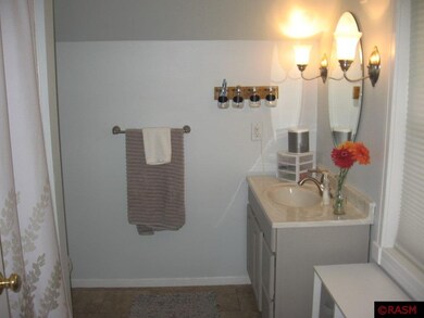 927 N 6th St, Mankato, MN 56001 - photo 2