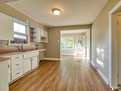 526 E 2nd St, Monroe, MI 48161 - photo 6