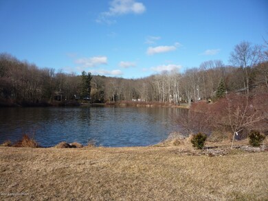 1608 Green Tree Cir, Effort, PA 18330 - photo 3